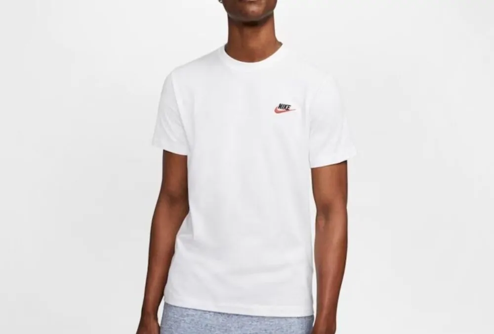 Camiseta Nike Sportswear Club – Masculina por R$ 69,99
