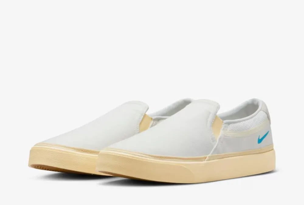 Tênis Nike Slip-On Court Legacy Feminino por R$ 284,99 no Pix