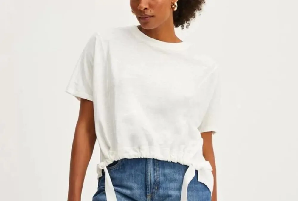 Blusa Curta Em Algodão Com Recorte E Amarração Na Barra por R$ 55,90